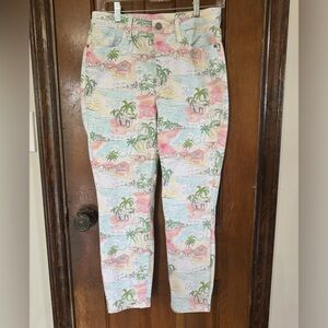 Woman’s COASTAL BEACHES JEGGING CROPS -Sz 6